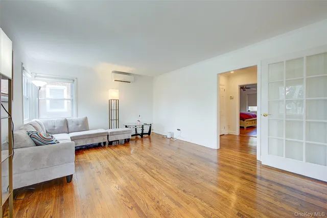 $849,000 | 515 South 10th Street, New Hyde Park, NY 11040