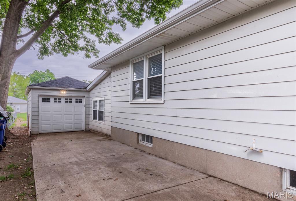 4033 Weber Road St. Louis, MO 63123 - Photo 3 of 29 Gallery Image 3