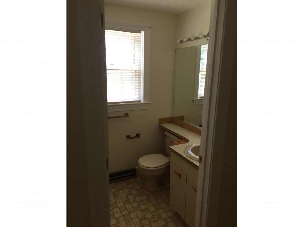 229 Winding Pond Road Londonderry, NH 03053 - Photo 10 of 12