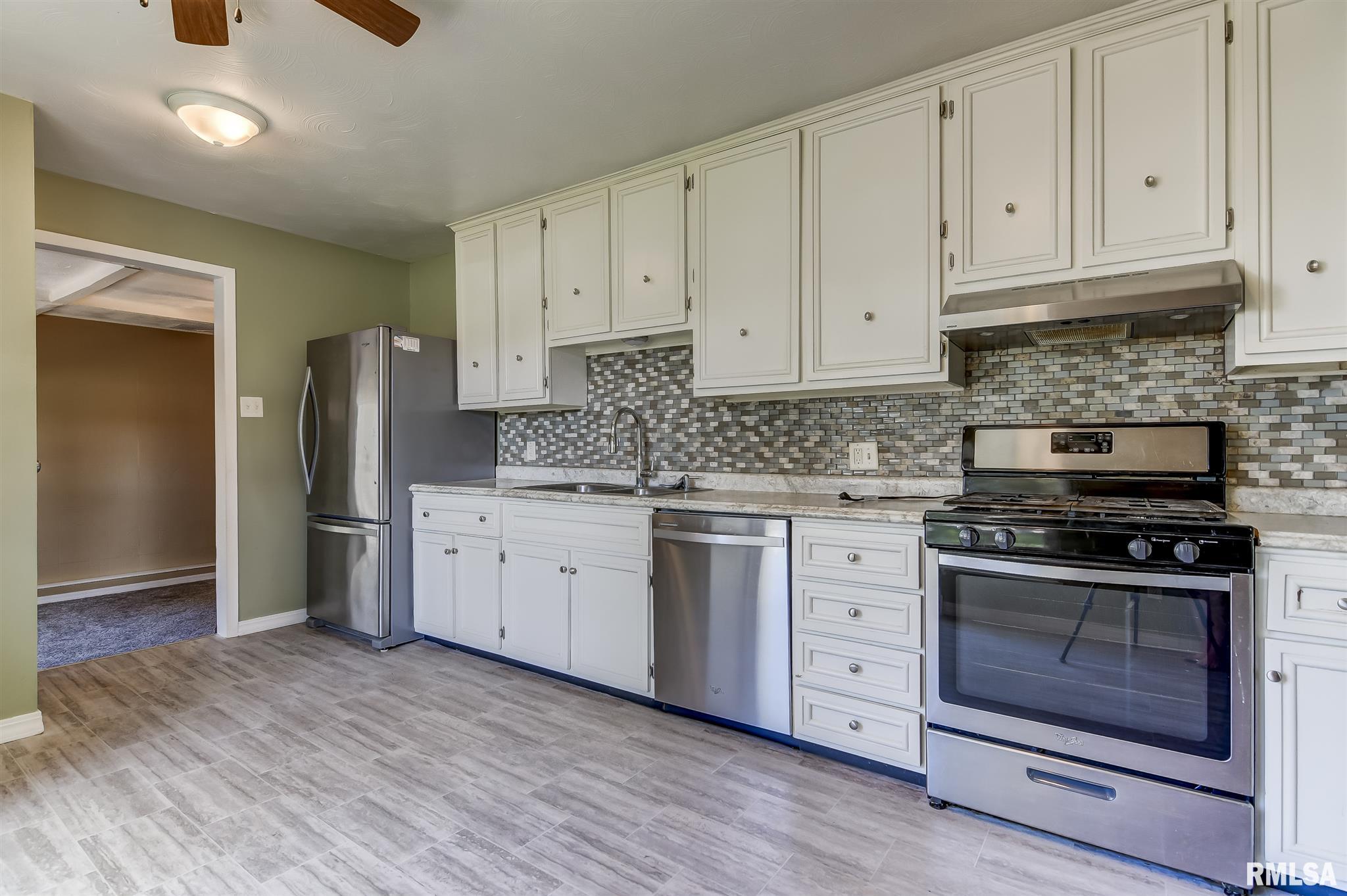 46 Buckingham Road Chatham, IL 62629 - Photo 12 of 37 Gallery Image 12