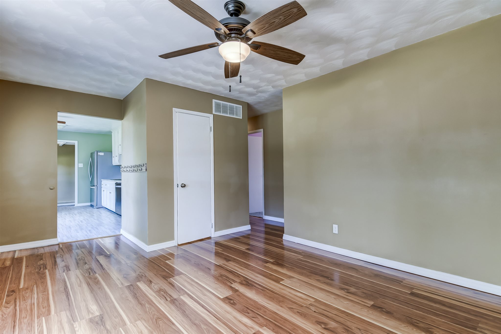 46 Buckingham Road Chatham, IL 62629 - Photo 9 of 37 Gallery Image 9