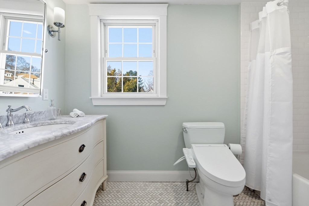 1 Stratford Road Andover, MA 01810 - Photo 18 of 41 Gallery Image 18