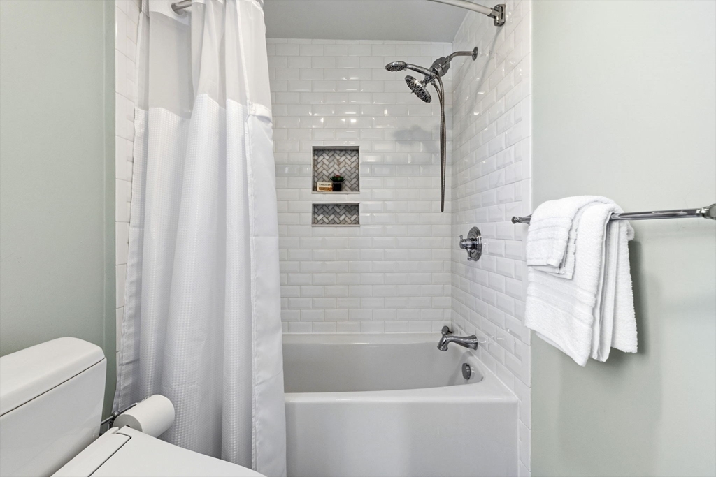 1 Stratford Road Andover, MA 01810 - Photo 19 of 41 Gallery Image 19