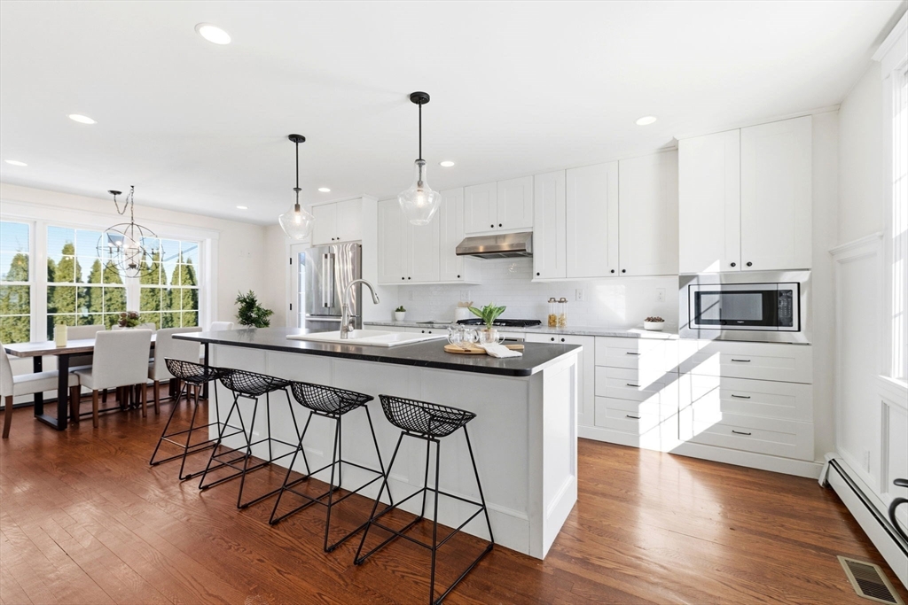 1 Stratford Road Andover, MA 01810 - Photo 2 of 41 Gallery Image 2