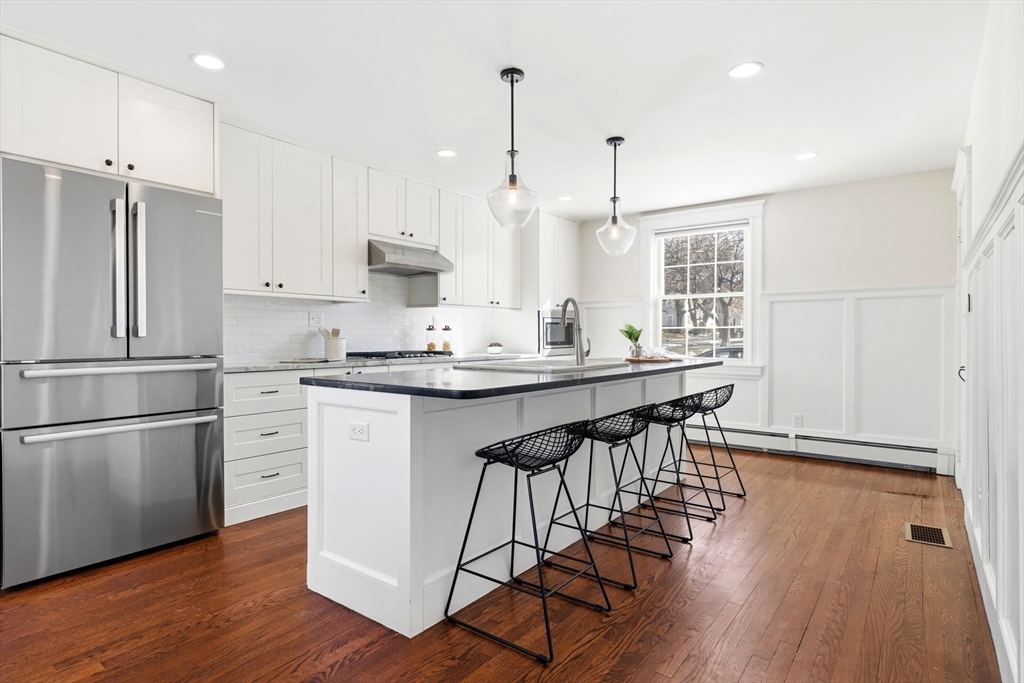 1 Stratford Road Andover, MA 01810 - Photo 3 of 41 Gallery Image 3