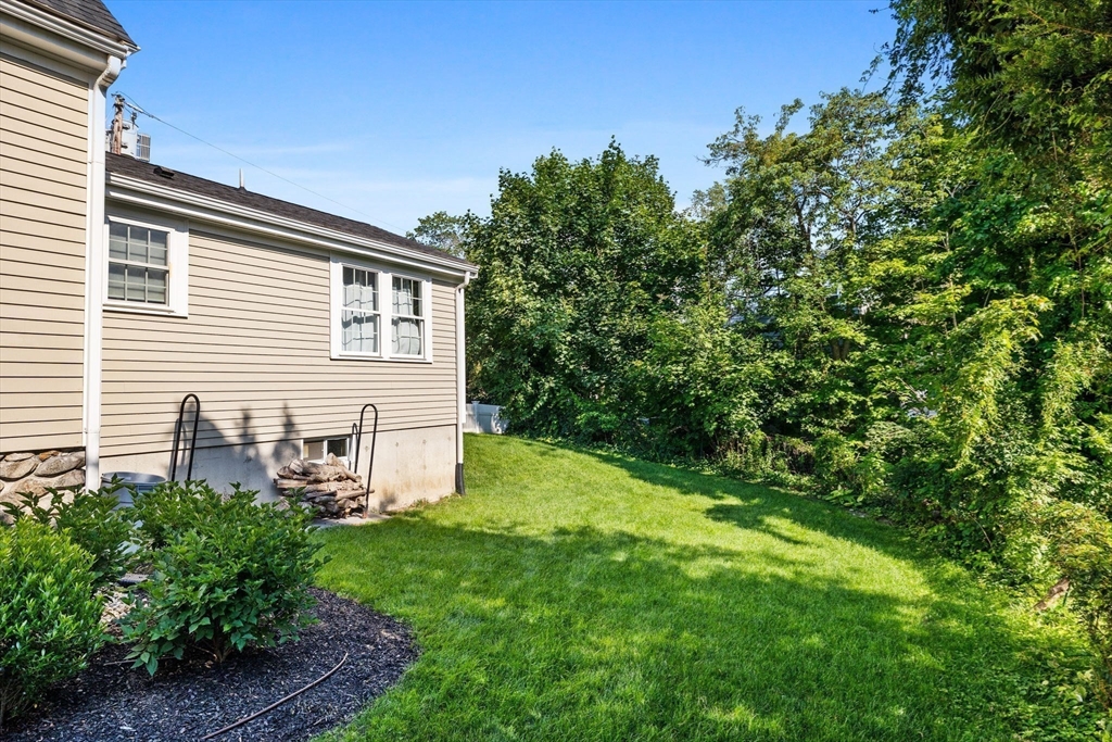 1 Stratford Road Andover, MA 01810 - Photo 35 of 41 Gallery Image 35