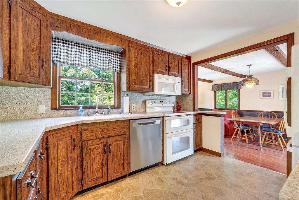 66 Stillman Road Melrose, MA 02176 - Photo 9 of 41 Gallery Image 9