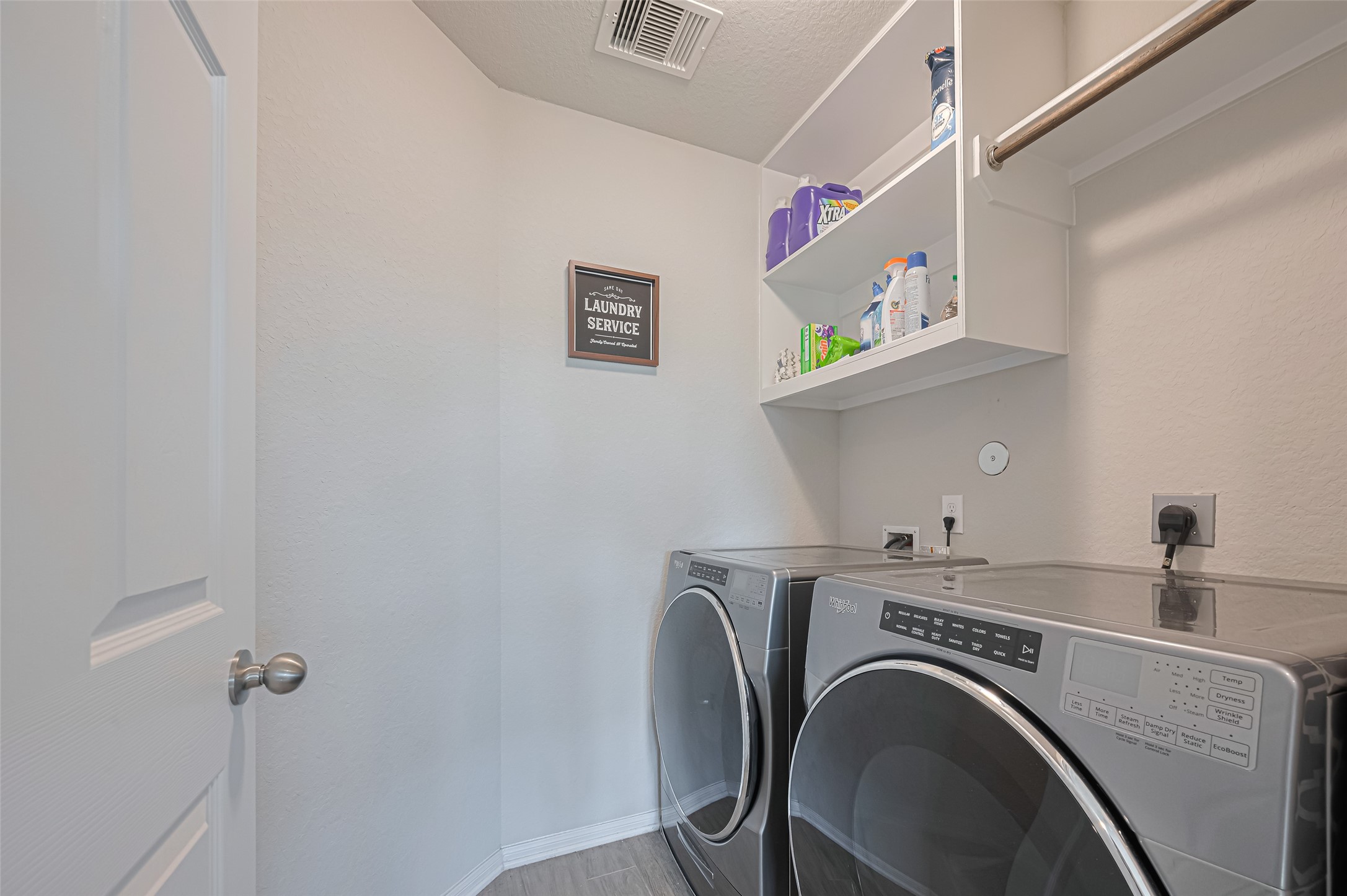 4507 Shallow Hill Court Houston, TX 77084 - Photo 19 of 50 a utility room with dryer and washer