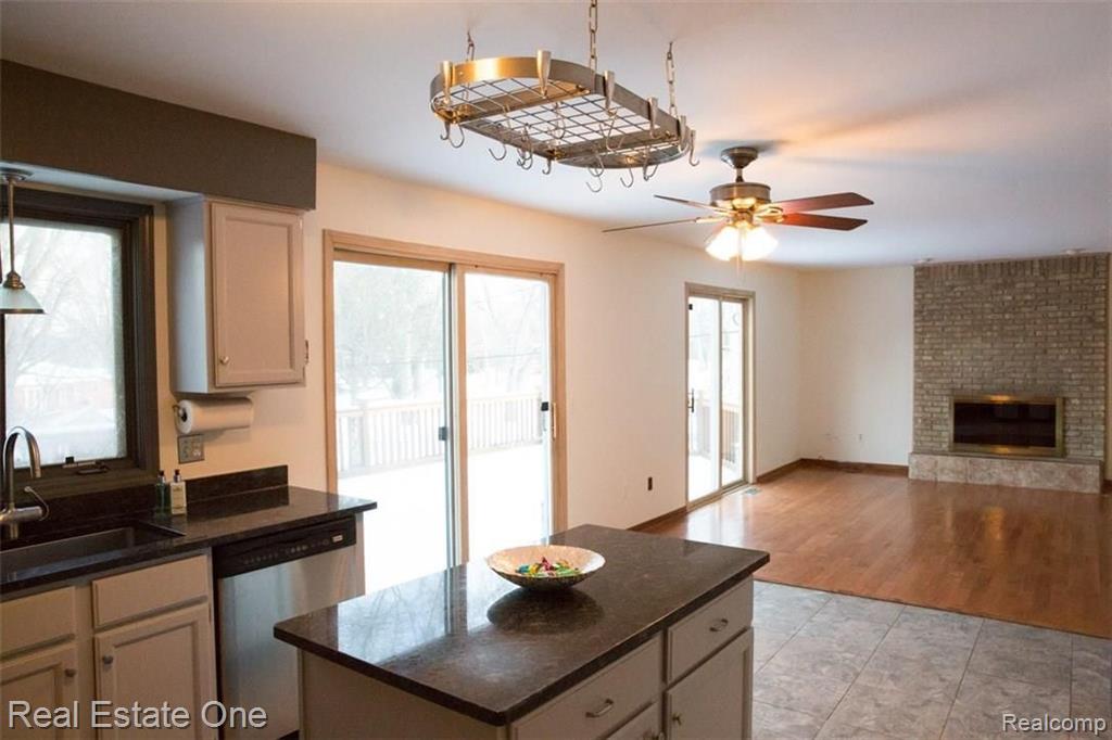 29800 Drake Road Farmington Hills, MI 48331 - Photo 13 of 44
