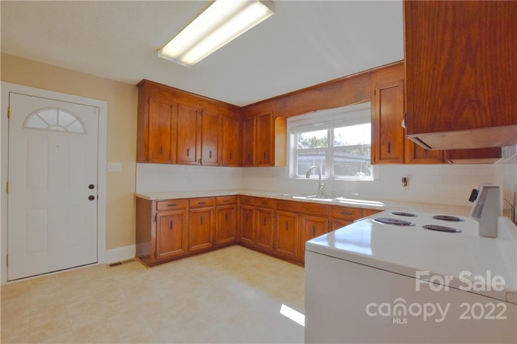 1234 McIlwain Road Lancaster, SC 29720 - Photo 8 of 18 Gallery Image 8