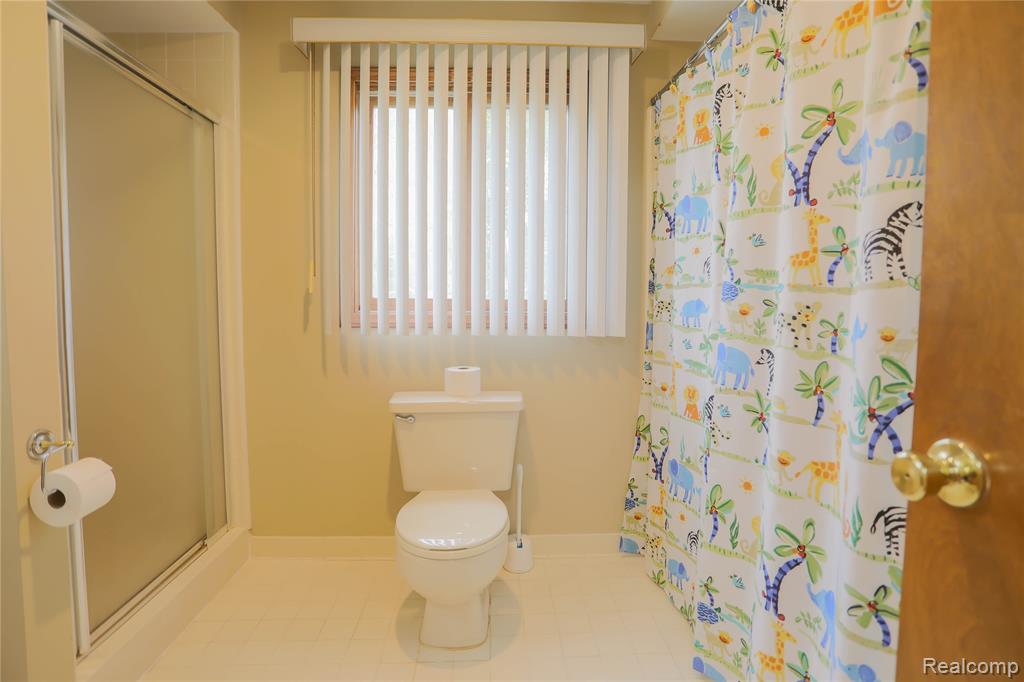 810 Box Canyon Court Rochester Hills, MI 48309 - Photo 31 of 53