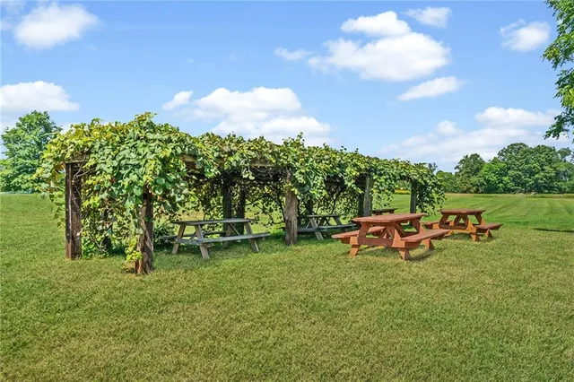 $2,900,000 | 206 Lee Road, Grove City, PA 16127