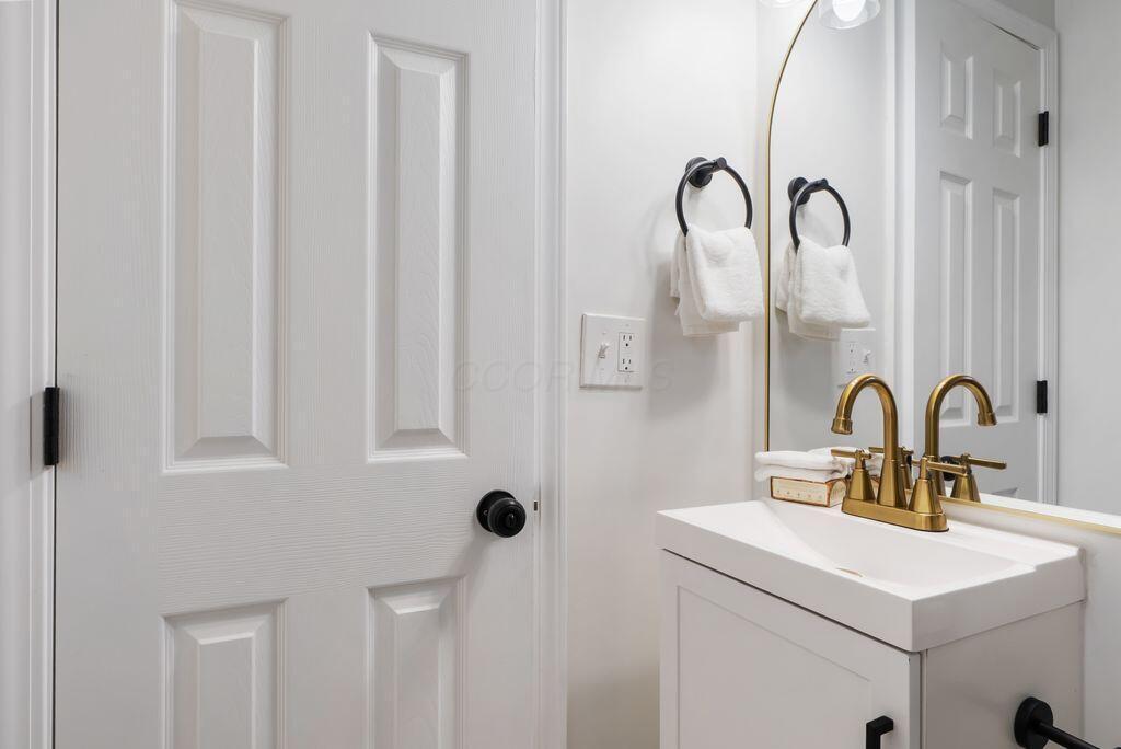 215 Stockbridge Road Columbus, OH 43207 - Photo 24 of 41 R 215 Stockbridge 00076