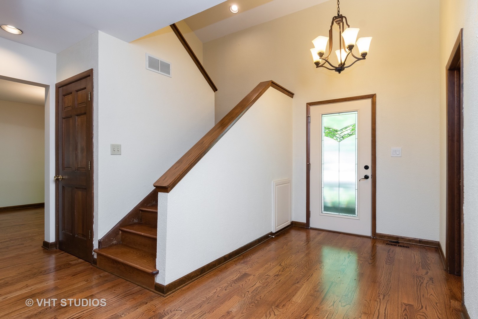 416 West Gartner Road Naperville, IL 60540 - Photo 2 of 22