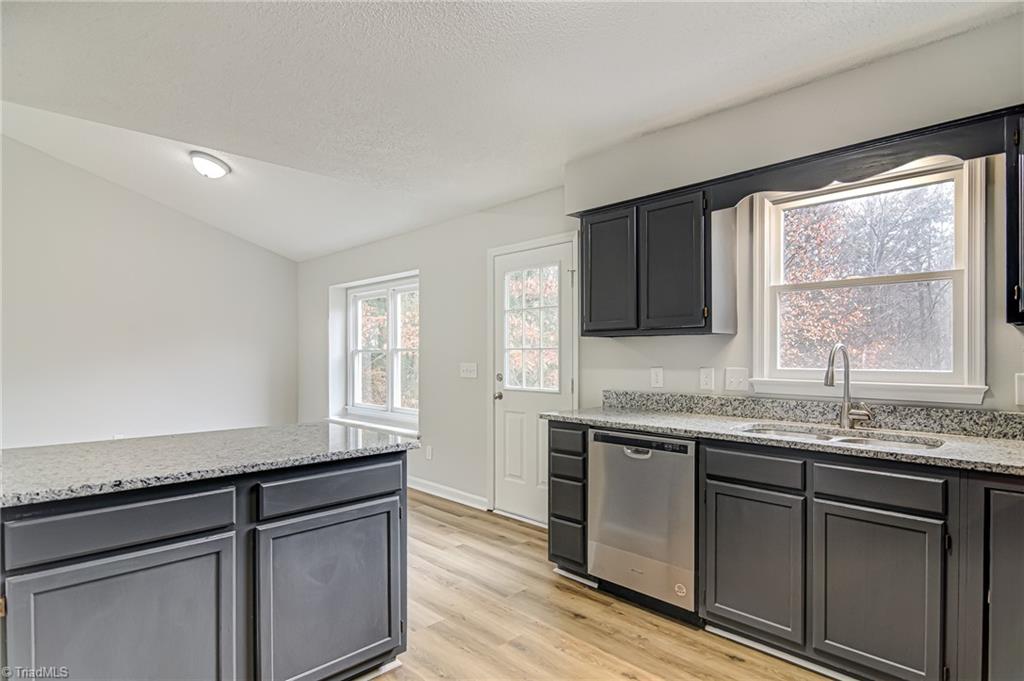 6002 Dawn Ridge Trail Greensboro, NC 27410 - Photo 13 of 34