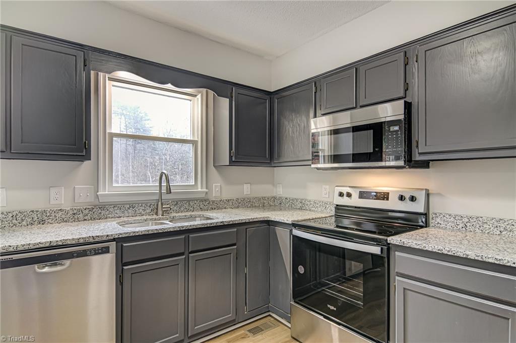 6002 Dawn Ridge Trail Greensboro, NC 27410 - Photo 14 of 34