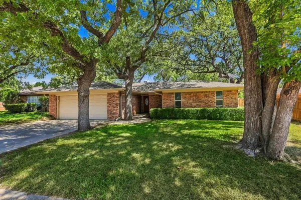 $355,000 | 2724 Meadow Green, Bedford, TX 76021