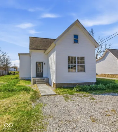 $235,000 | 105 East Jefferson Street, Kempton, IN 46049