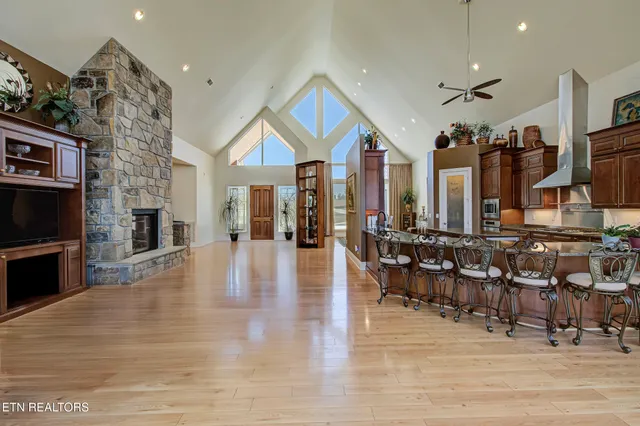 $2,450,000 | 340 West Mountain Drive, Rockwood, TN 37854