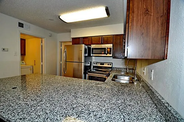 $969 | 6910 Skillman Street, Unit 3039, Dallas, TX 75231