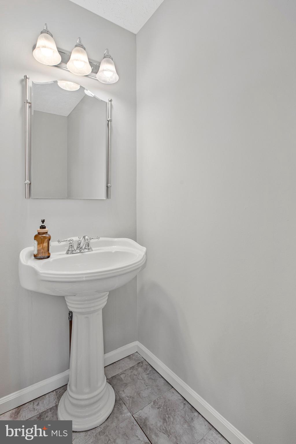 8735 Silver Hall Road Perry Hall, MD 21128 - Photo 22 of 34