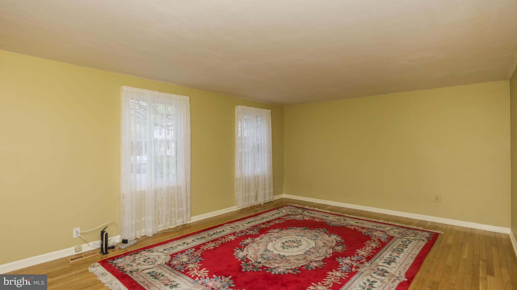 6072 Sunny Spring Columbia, MD 21044 - Photo 6 of 30 Living Room