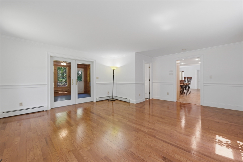 39 Beacon Street Amesbury, MA 01913 - Photo 11 of 41