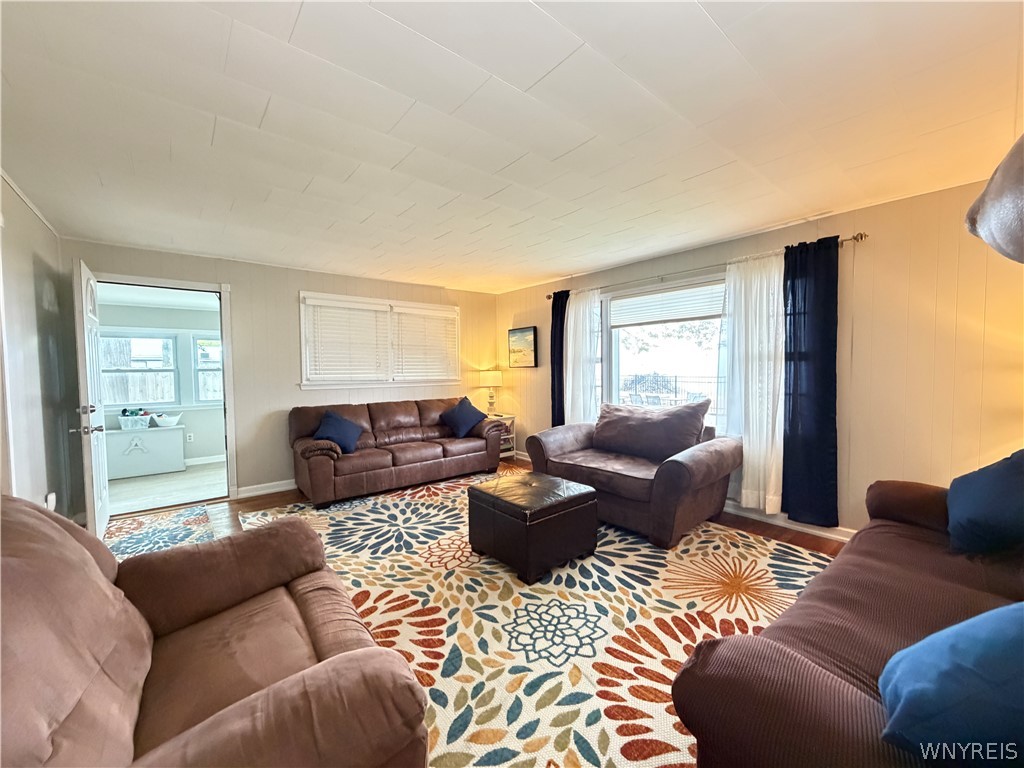 8926 Lake Shore Road Evans, NY 14006 - Photo 6 of 50 Beach House Living Room