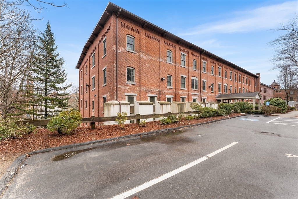 540 Main Street, Unit 303 Clinton, MA 01510 - Photo 18 of 22