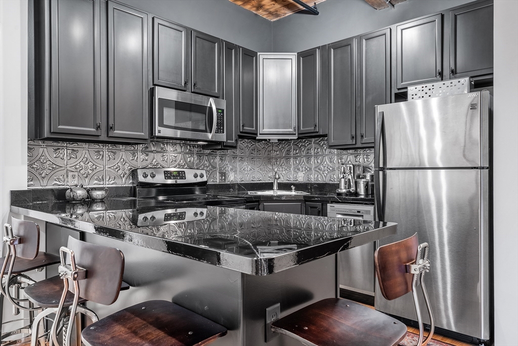 540 Main Street, Unit 303 Clinton, MA 01510 - Photo 4 of 22