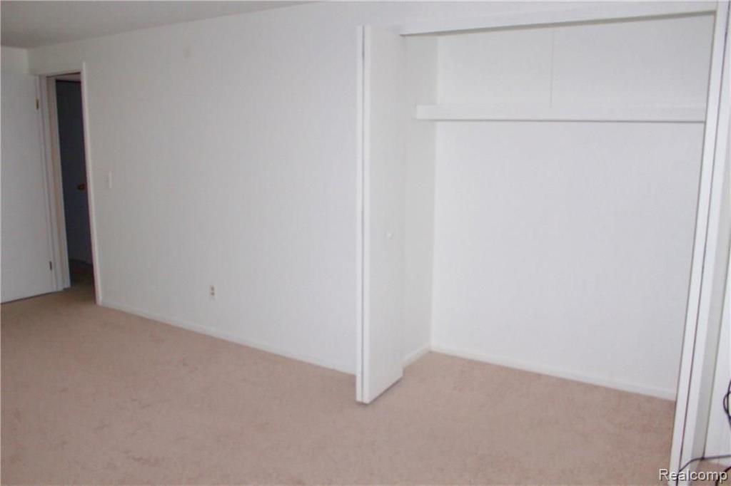 960 Downhill Lane Rochester Hills, MI 48307 - Photo 19 of 29