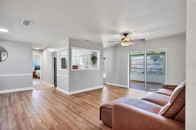 $400,000 | 2813 21st Avenue West, Bradenton, FL 34205