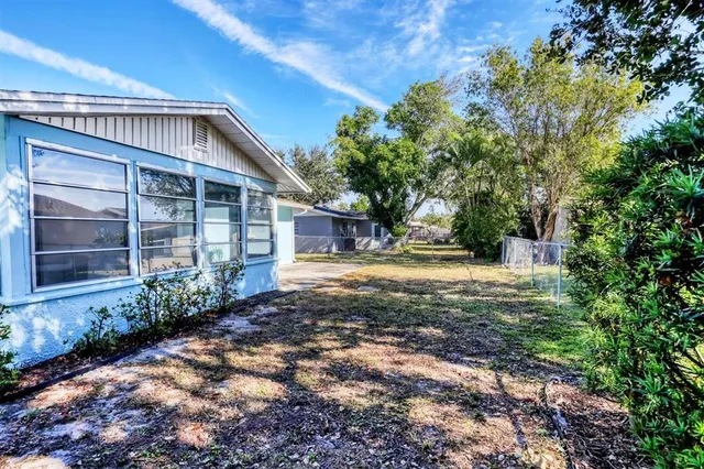 $400,000 | 2813 21st Avenue West, Bradenton, FL 34205