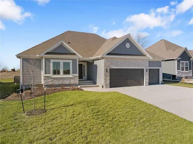 $587,840 | 10216 North Winchester Avenue, Kansas City, MO 64156