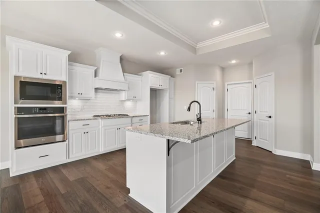 $587,840 | 10216 North Winchester Avenue, Kansas City, MO 64156