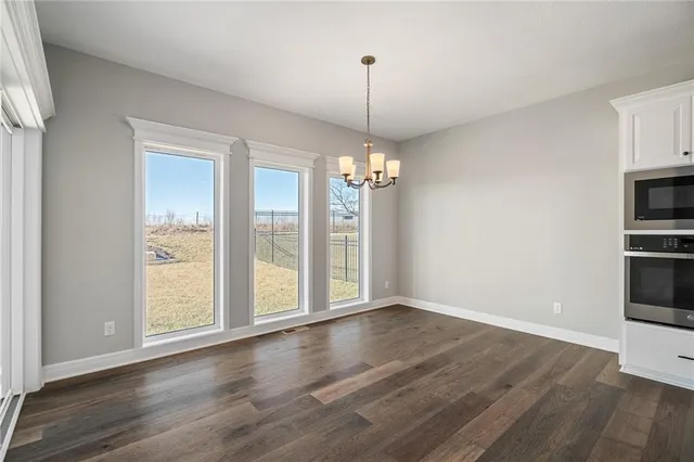 $587,840 | 10216 North Winchester Avenue, Kansas City, MO 64156