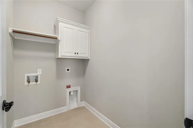 $587,840 | 10216 North Winchester Avenue, Kansas City, MO 64156