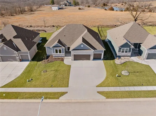 $587,840 | 10216 North Winchester Avenue, Kansas City, MO 64156