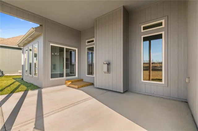 $587,840 | 10216 North Winchester Avenue, Kansas City, MO 64156