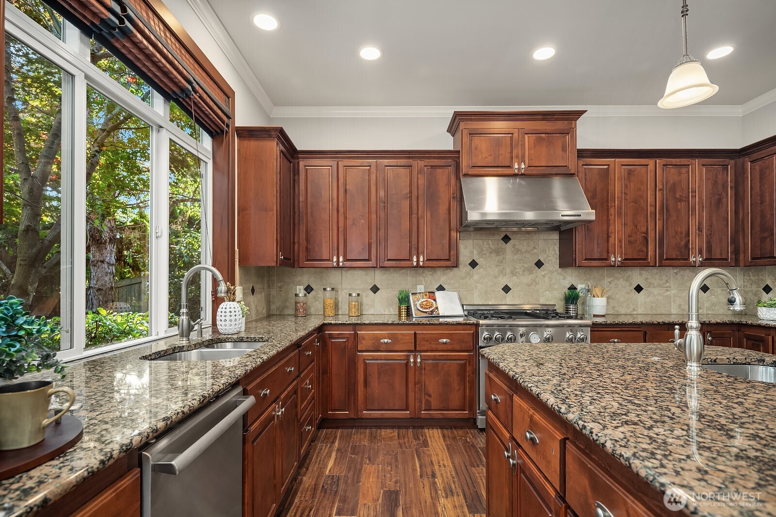2098 211th Place Southeast Sammamish, WA 98075 - Photo 14 of 39 Gallery Image 14
