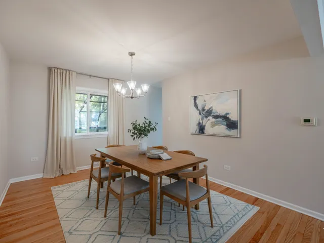 $479,900 | 7104 Blackburn Avenue, Downers Grove, IL 60516