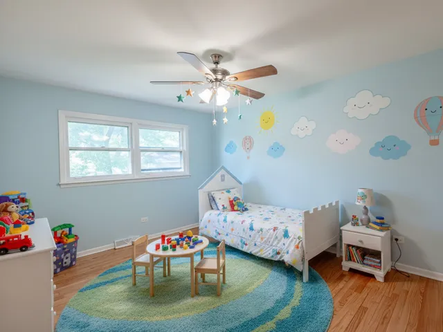 $469,900 | 7104 Blackburn Avenue, Downers Grove, IL 60516