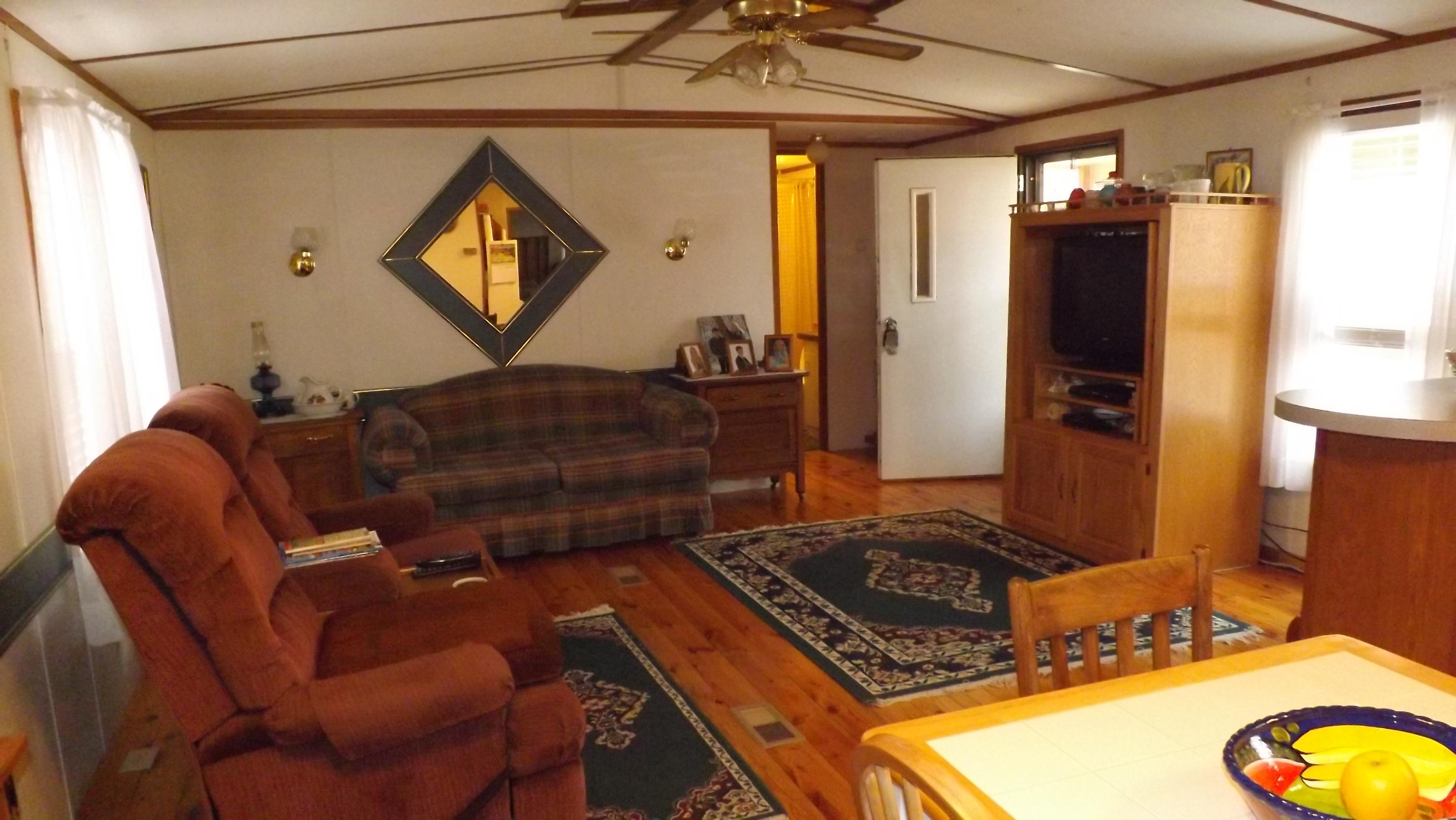 4209 Caldwell Road Loudon, TN 37774 - Photo 6 of 22 Living Room