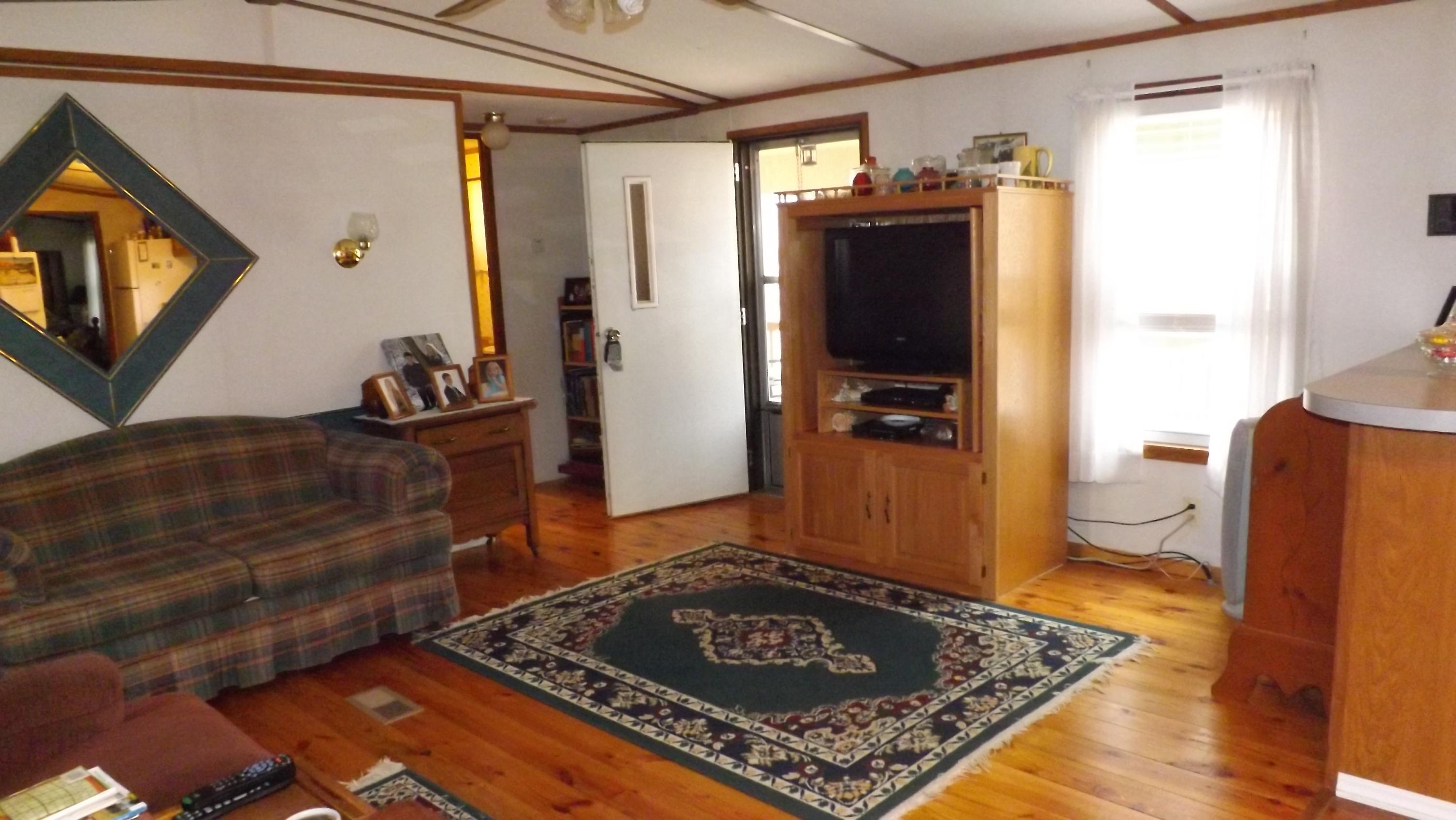 4209 Caldwell Road Loudon, TN 37774 - Photo 7 of 22 Living Room