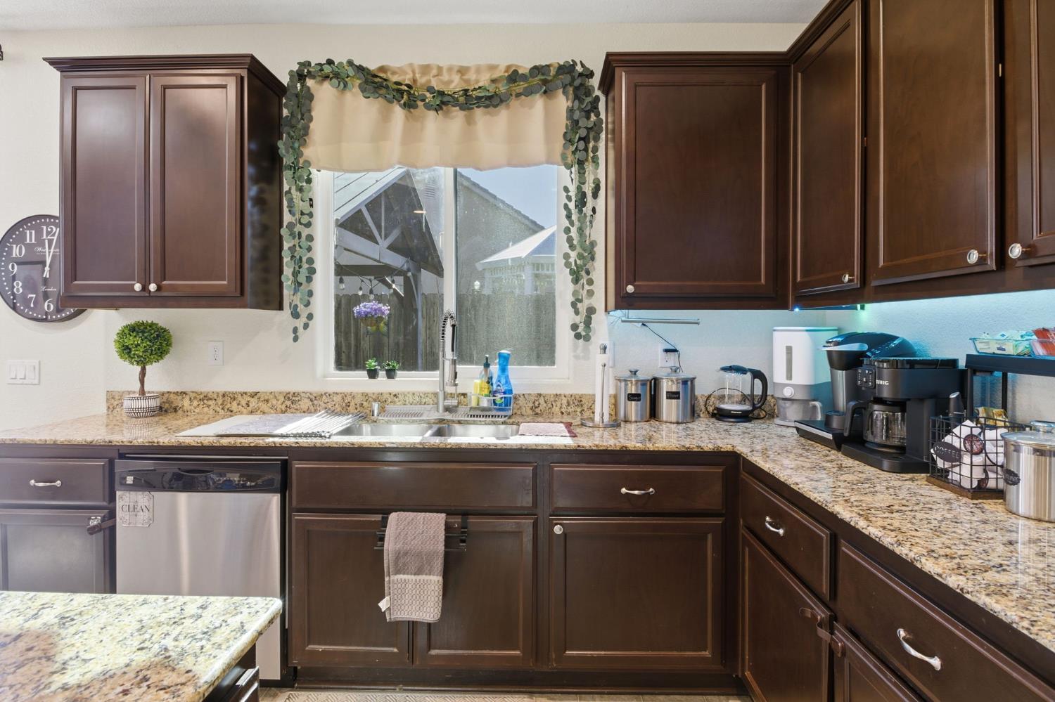 344 Red Lion Way Newman, CA 95360 - Photo 6 of 22