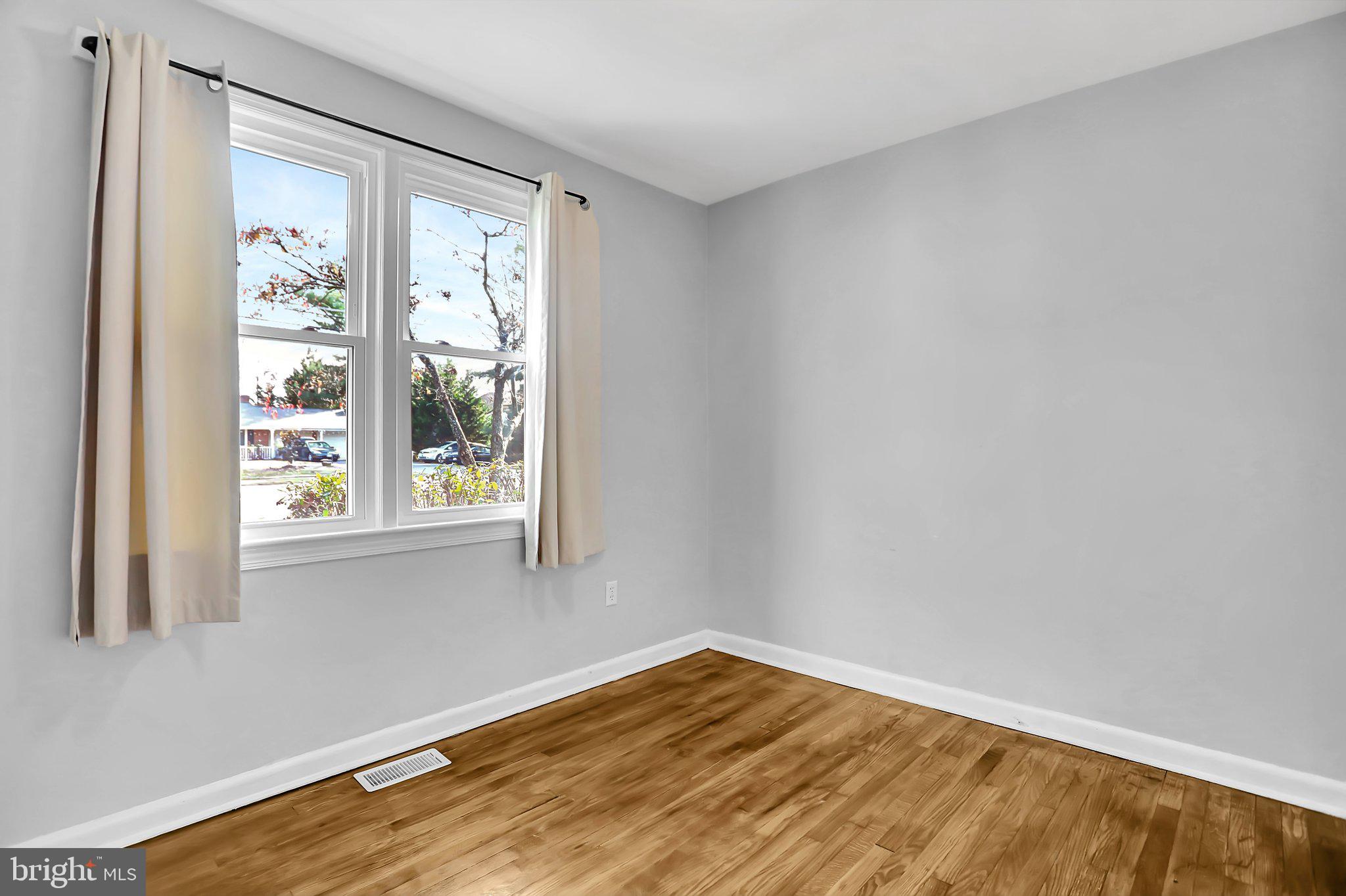 17120 Longdraft Road Gaithersburg, MD 20878 - Photo 4 of 32 Gallery Image 4
