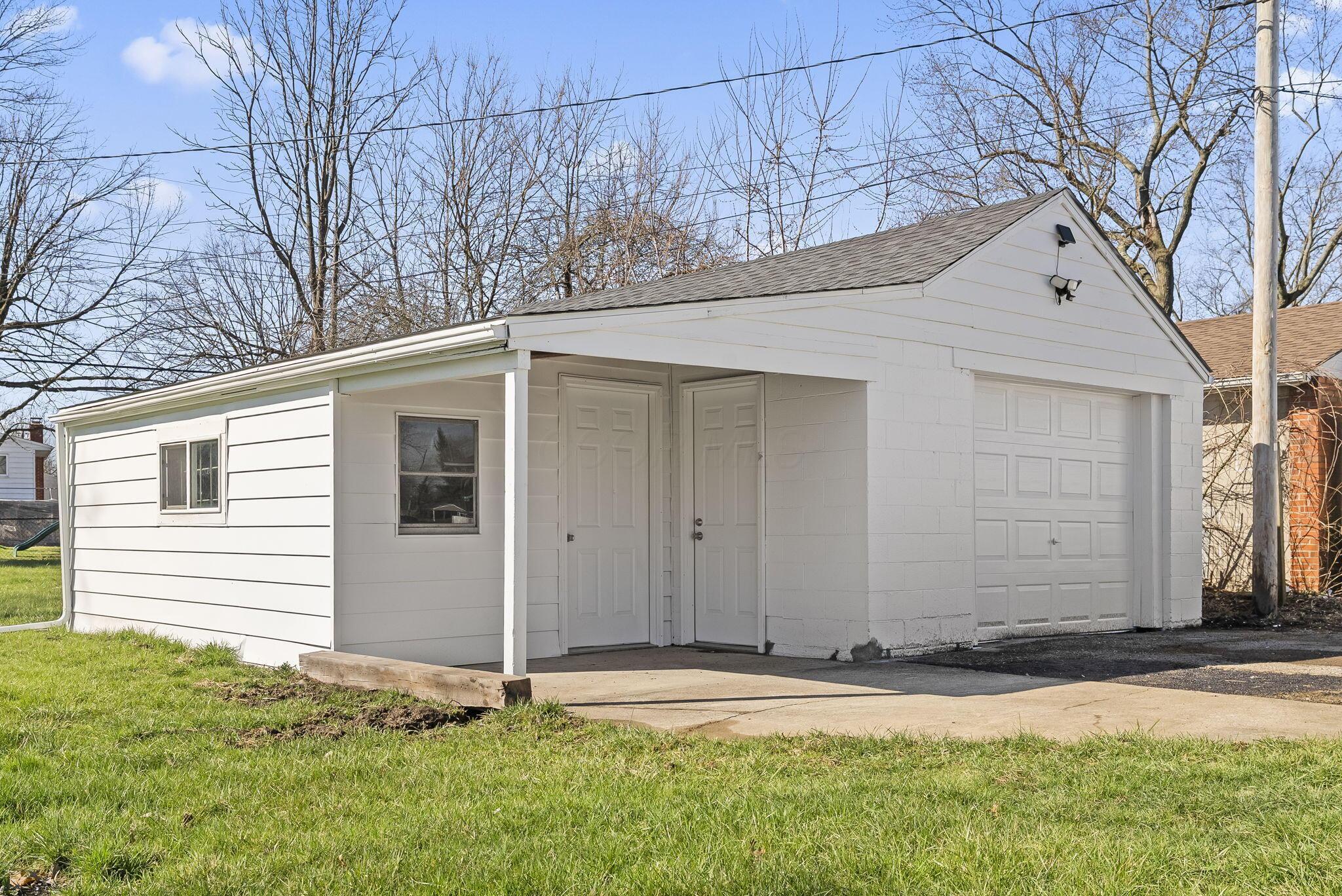 1885 Case Road Columbus, OH 43224 - Photo 44 of 63