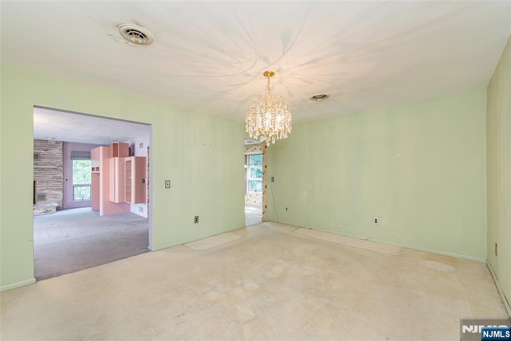15-15 Jordan Road Fair Lawn, NJ 07410 - Photo 9 of 26 Gallery Image 9