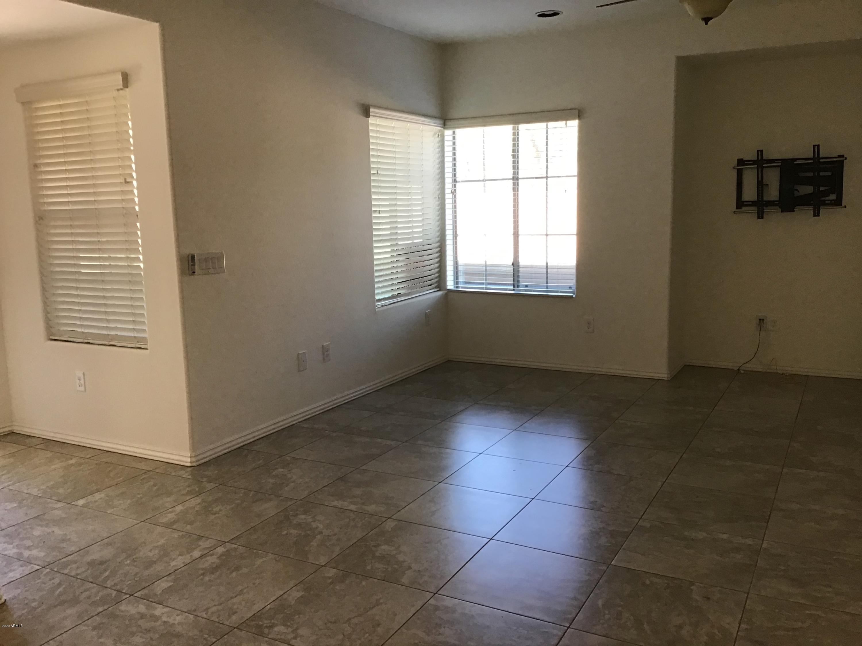 3935 East Rough Rider Road, Unit 1318 Phoenix, AZ 85050 - Photo 4 of 20 RRliving