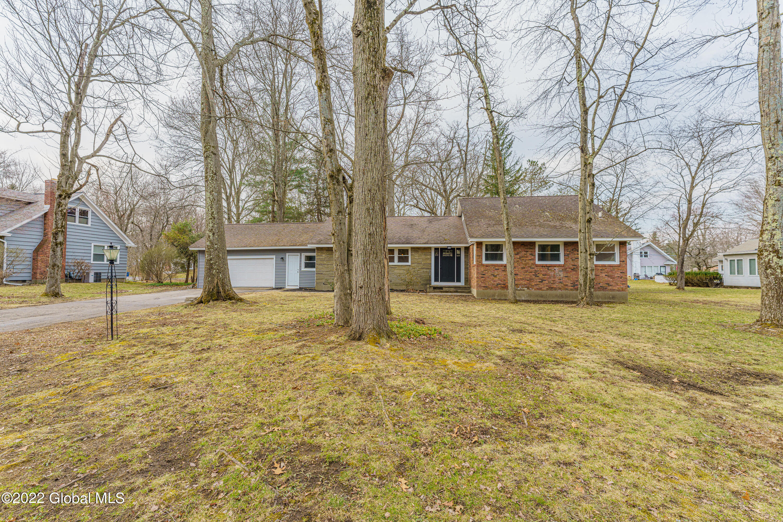 1950 Townsend Road Schenectady, NY 12309 - Photo 1 of 36 0 Front 1